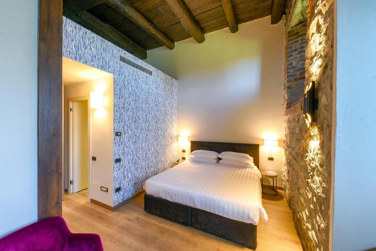 Relais & Spa Castello Di Casiglio Erba Exterior photo
